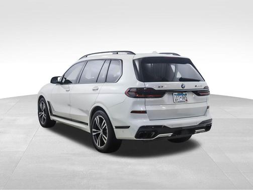 2024 BMW X7 M60i