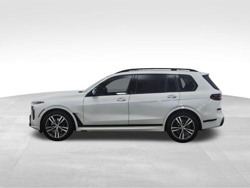 2024 BMW X7 M60i