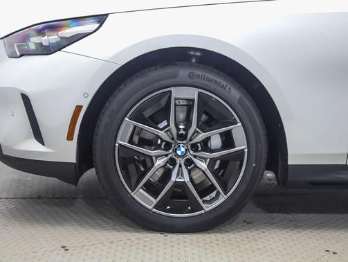 2026 BMW 530 i xDrive