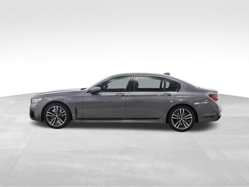 2022 BMW 740 i xDrive