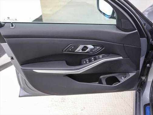 2025 BMW 330 i xDrive