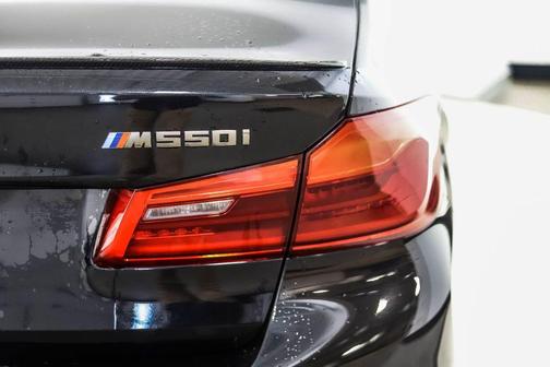 Photo 5 of 57 of 2019 BMW M550 i xDrive