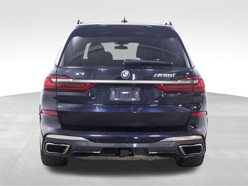 2022 BMW X7 M50i