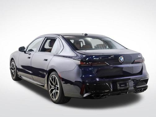 Tanzanite Blue II Metallic 2024 BMW 760 xDrive