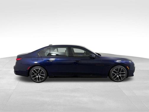 Tanzanite Blue II Metallic 2024 BMW 760 xDrive