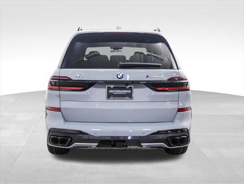 2025 BMW X7 M60i