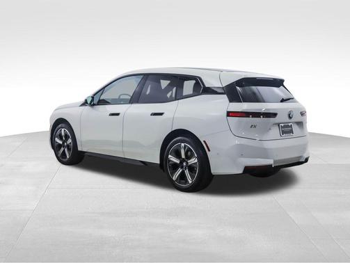 2026 BMW iX xDrive60