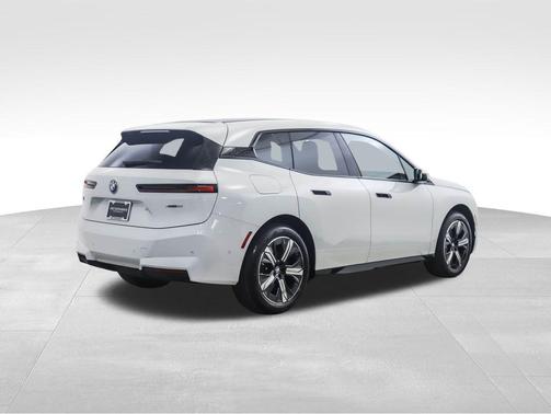 2026 BMW iX xDrive60