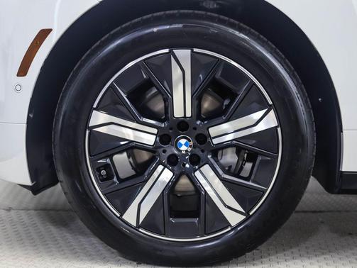 2026 BMW iX xDrive60