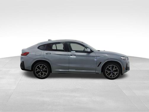 2025 BMW X4 xDrive30i