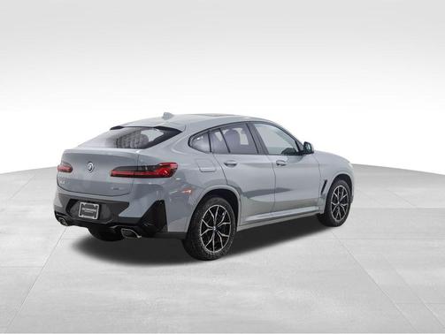 2025 BMW X4 xDrive30i