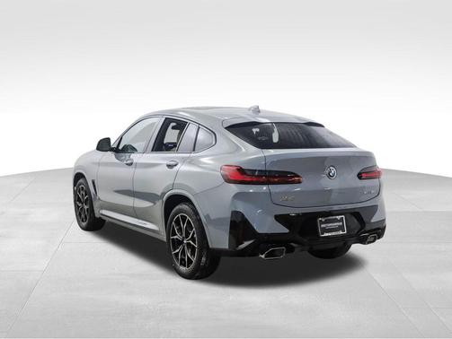 2025 BMW X4 xDrive30i