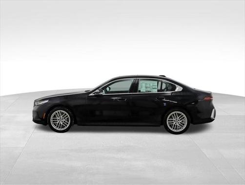 2025 BMW 530 i xDrive
