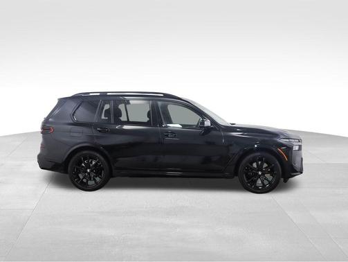 Black Sapphire Metallic 2025 BMW X7 xDrive40i