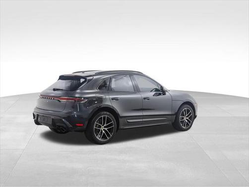 2023 Porsche Macan Base