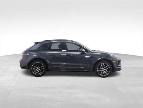 2023 Porsche Macan Base