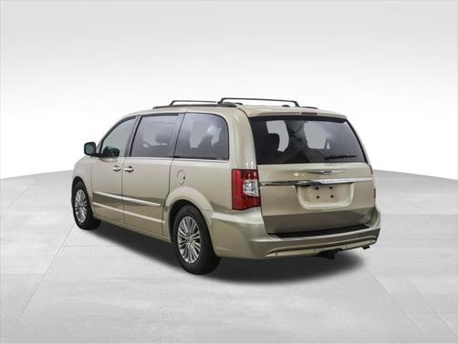 2016 Chrysler Town & Country Touring-L