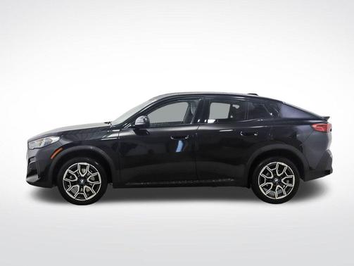 Black Sapphire Metallic 2024 BMW X2 xDrive28i