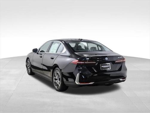 2025 BMW i5 xDrive40