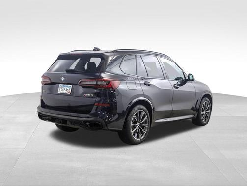 2021 BMW X5 M50i
