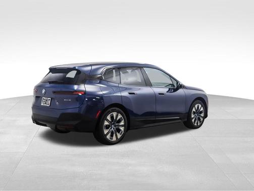 2025 BMW iX xDrive50