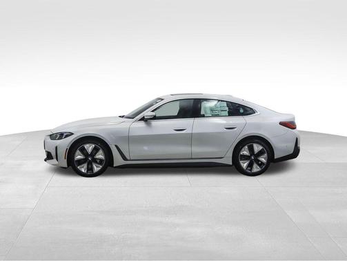 Mineral White Metallic 2026 BMW i4 Gran Coupe xDrive40