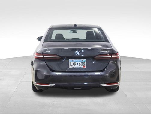 2025 BMW i5 xDrive40