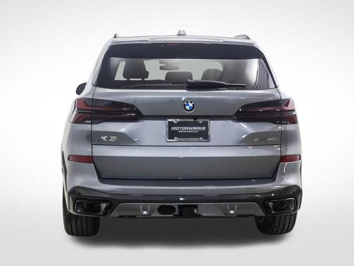 Skyscraper Grey Metallic 2026 BMW X5 xDrive40i