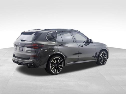 2024 BMW X5 M60i