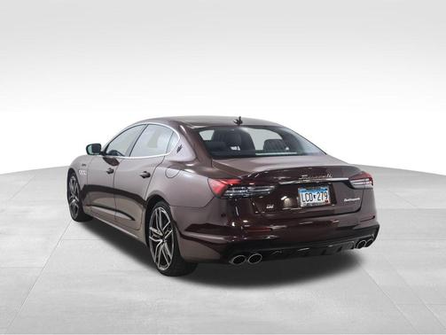 2022 Maserati Quattroporte Modena Q4
