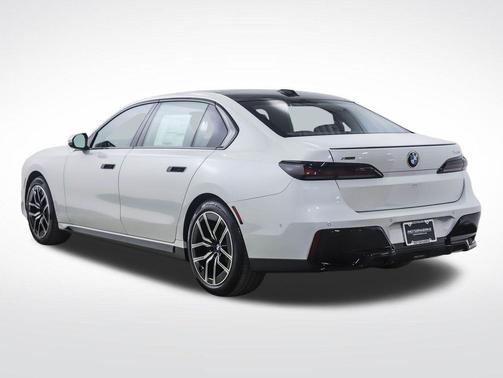 Mineral White Metallic 2026 BMW 740 xDrive