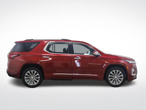 Radiant Red Tintcoat 2023 Chevrolet Traverse Premier