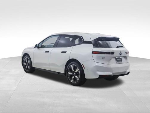 2026 BMW iX xDrive45