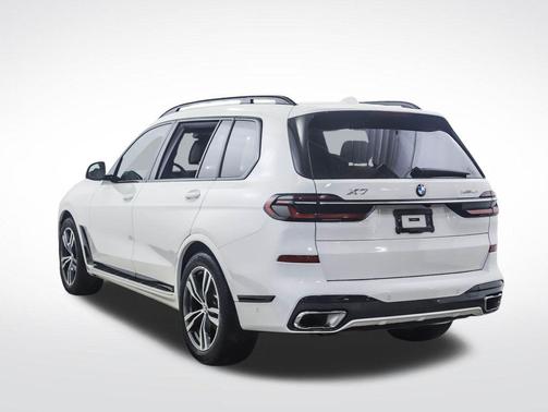 Alpine White 2026 BMW X7 xDrive40i