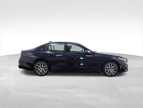 2025 BMW i5 xDrive40