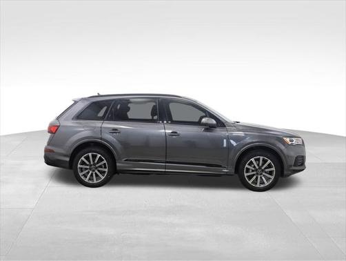 2023 Audi Q7 45 Premium Plus