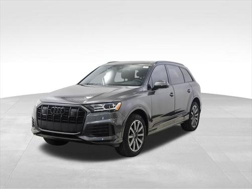 2023 Audi Q7 45 Premium Plus