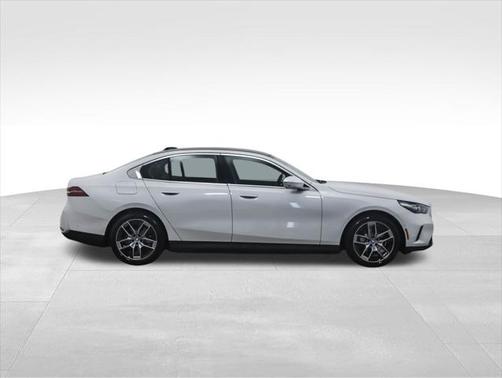 2025 BMW i5 xDrive40