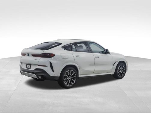 2023 BMW X6 xDrive40i