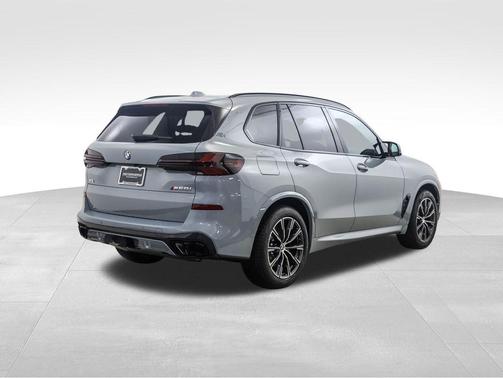 2026 BMW X5 M60i