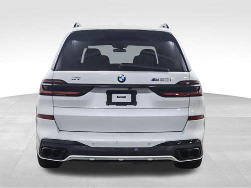 2024 BMW X7 M60i