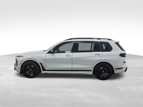 2024 BMW X7 M60i