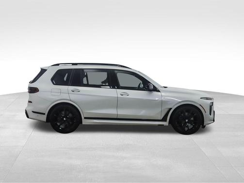 2024 BMW X7 M60i