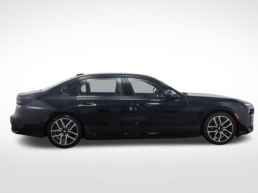 Black Sapphire Metallic 2026 BMW 750e i xDrive