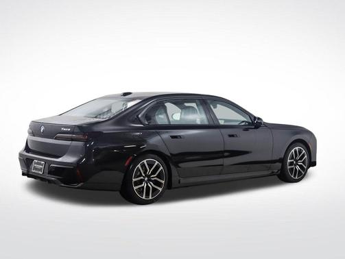 Black Sapphire Metallic 2026 BMW 750e i xDrive