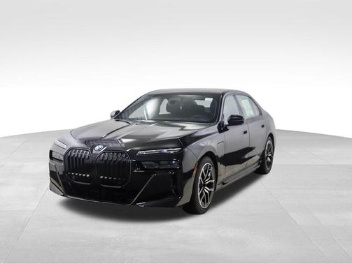 2026 BMW 750e i xDrive