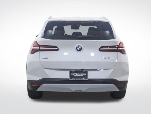 Mineral White Metallic 2026 BMW X3 30 xDrive