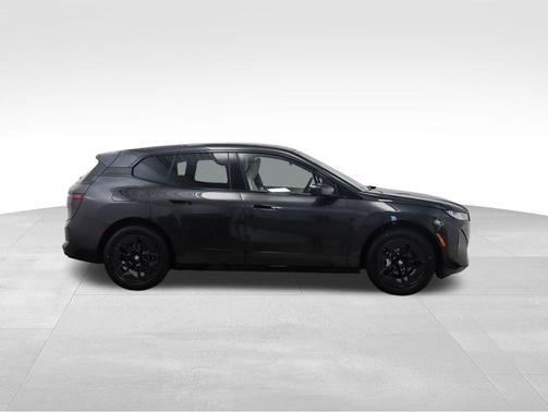 2026 BMW iX xDrive60