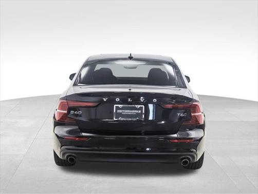 2020 Volvo S60 T6 Momentum
