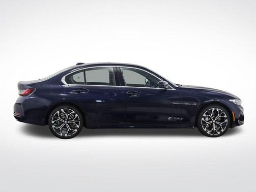 Tanzanite Blue II Metallic 2026 BMW 330 xDrive NA